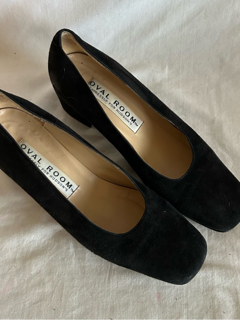 Vintage OVAL ROOM Classic & Timeless Black Suede Pumps Square Toe Luxury Size 6